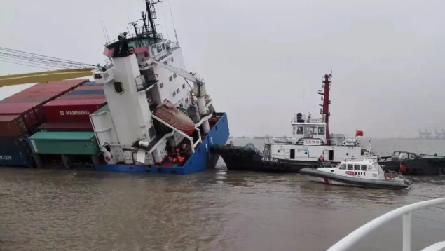 内河集装箱船也会超载？？？