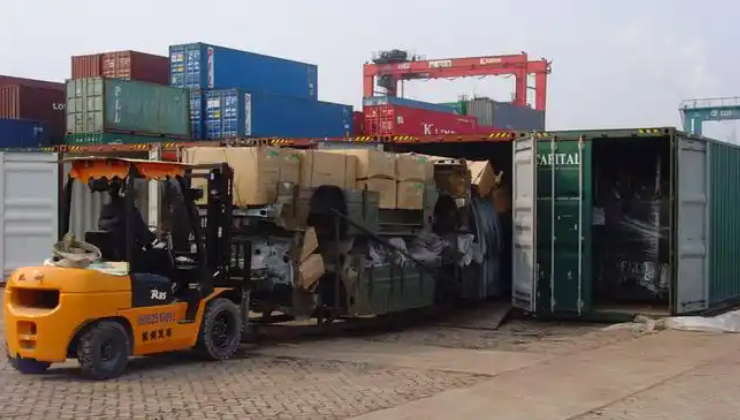 海内海运中什么是客栈转运及港内装箱拆箱，，，流程是怎么样的？？？？